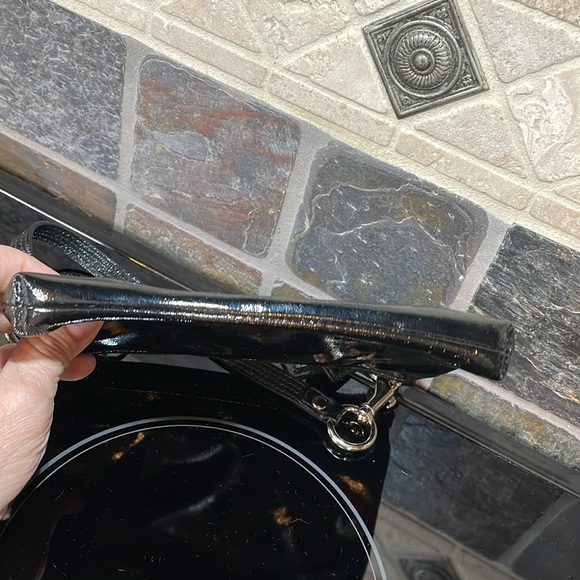 Preloved Coach Poppy Patent Leather wristlet/hand bag cheetah print inside - Picture 6 of 12